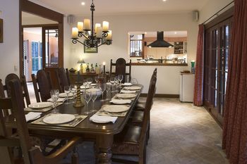 Kingfishers Manor @ Noosa - Local Tourism 11