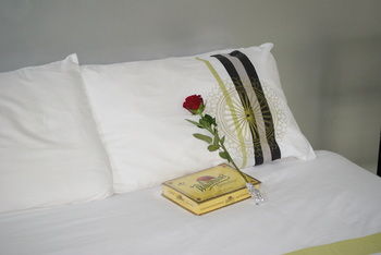 Kingfishers Manor @ Noosa - Local Tourism 40