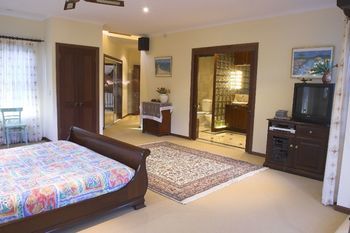 Kingfishers Manor @ Noosa - Local Tourism 45