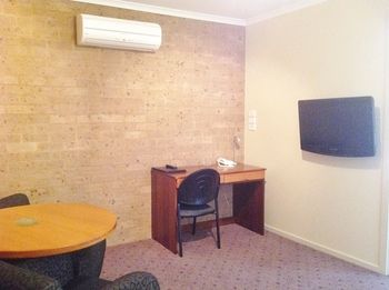 Ashton Townhouse Motel And Suites - Accommodation Australia 8