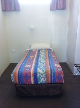 Ashton Townhouse Motel And Suites - Accommodation Australia 18