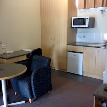 Ashton Townhouse Motel And Suites - Accommodation Australia 25