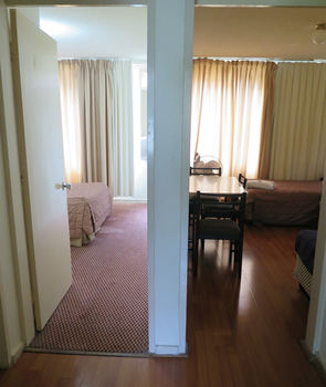 Amg Motel & Serviced Apartments - Accommodation Australia 5