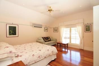 Sandholme Guesthouse - Accommodation Australia 11