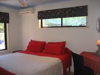 Noosa Edge Nudist Retreat - Local Tourism 3