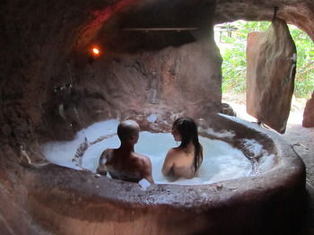 Noosa Edge Nudist Retreat - Local Tourism 13