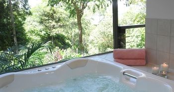 Montville Grove Romantic Cottages - Accommodation Australia 7