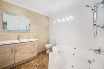 Forresters Beach Bed & Breakfast - Local Tourism 2