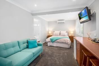 Forresters Beach Bed & Breakfast - Local Tourism 6
