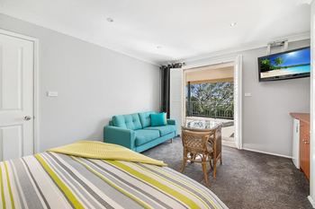 Forresters Beach Bed & Breakfast - Local Tourism 7