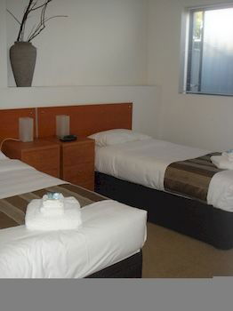 Central Apartments - Local Tourism 9