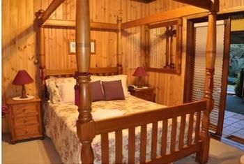 Peppertree Cottage - Accommodation Australia 2
