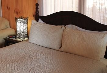 Peppertree Cottage - Accommodation Australia 13