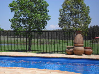 Broken View Estate - Bed n Breakfasts 8