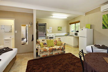 Mapleton Cabins & Caravan Park - Accommodation Australia 22