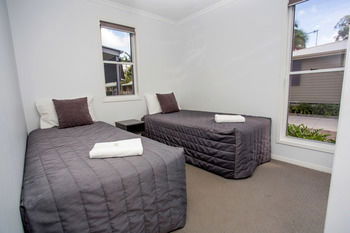 Ingenia Holidays Noosa - Local Tourism 12