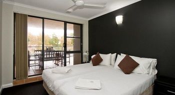 Nautilos Apartments - Australia Shopping 14