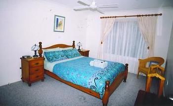 Terrigal Lagoon Bed And Breakfast - Local Tourism 3