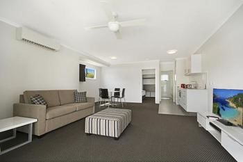 Cooroy Luxury Motel Apartments Noosa - Accommodation Australia 6