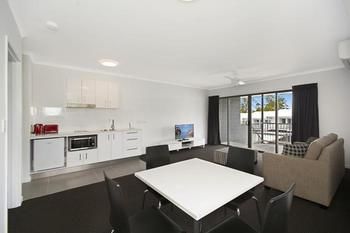 Cooroy Luxury Motel Apartments Noosa - Accommodation Australia 10