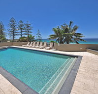 Clubb Coolum Beach Resort - Accommodation Australia
