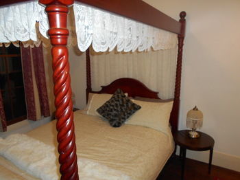 A Twist Of Willow - Accommodation Australia 5
