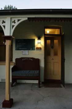 A Settler's Cottage - Local Tourism 3