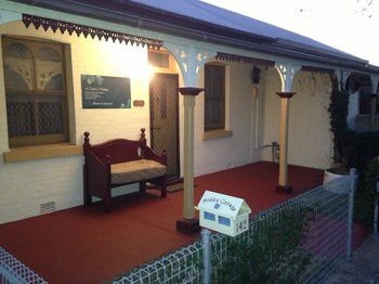 A Settler's Cottage - Local Tourism 6