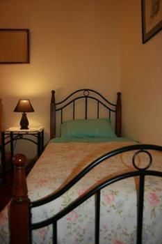 A Settler's Cottage - Local Tourism 15