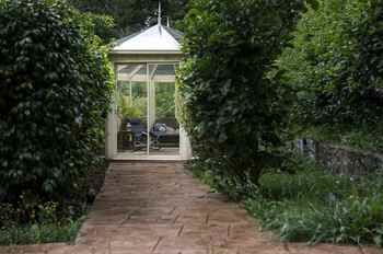 Aquila Nova Retreat - Bed n Breakfasts 7