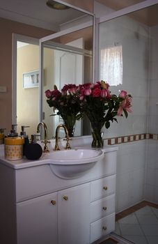 Cutmore Cottages - Bagala Bungalow - Accommodation Australia 11