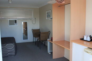 Tamworth Lodge Motel - Accommodation Australia 35