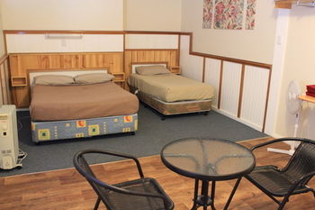 Tamworth Lodge Motel - Accommodation Australia 38