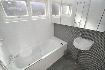 Neutral Bay 9 Bent Furnished Apartment - Australia Shopping 3