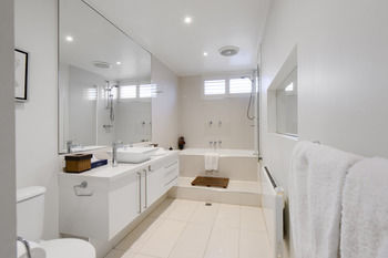 UrbanMinder @ Margeaux - Local Tourism 0