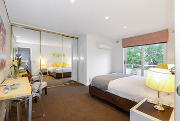 UrbanMinder @ Margeaux - Local Tourism 4