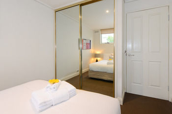 UrbanMinder @ Margeaux - Local Tourism 8