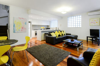 UrbanMinder @ Margeaux - Local Tourism 18