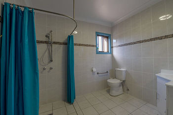 CBD Accommodation Tamworth - Local Tourism 0