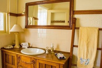 Segenhoe Inn Historic Bed & Breakfast - Accommodation Australia 6