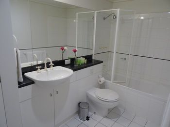 Anchor On Paramount - Australia Shopping 0