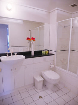 Anchor On Paramount - Australia Shopping 1