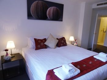 Anchor On Paramount - Australia Shopping 7