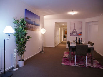 Anchor On Paramount - Australia Shopping 12