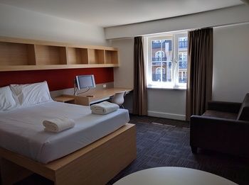RMIT Village - Accommodation Australia 21