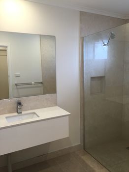 Ivy Units Glen Waverley - Australia Shopping 1