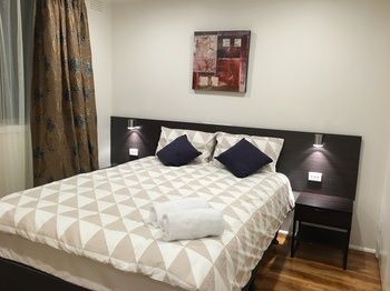 Ivy Units Glen Waverley - Australia Shopping 2