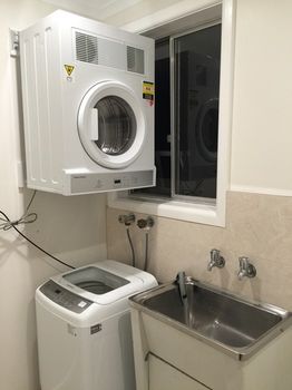 Ivy Units Glen Waverley - Australia Shopping 4