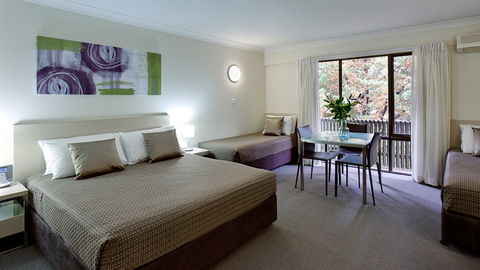 BEST WESTERN Tall Trees Canberra - Local Tourism 7