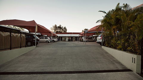 BEST WESTERN Caboolture Central Motor Inn - Accommodation Australia 3